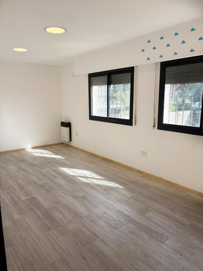 Calle 19 No 2062 - Los Troncos